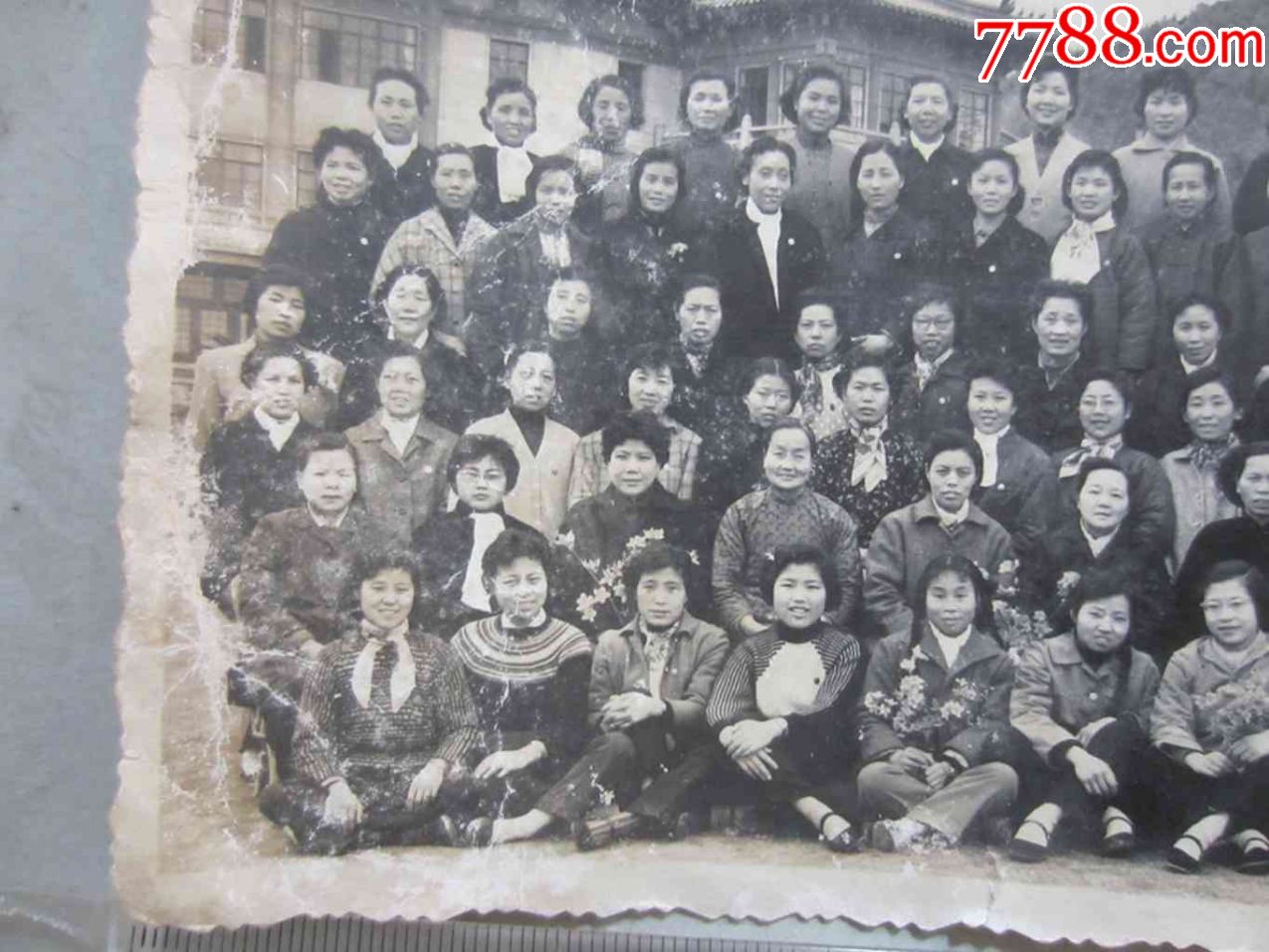 1962年,上海市女工家属干部光荣来杭屏风山疗养院休养留念(老照片)