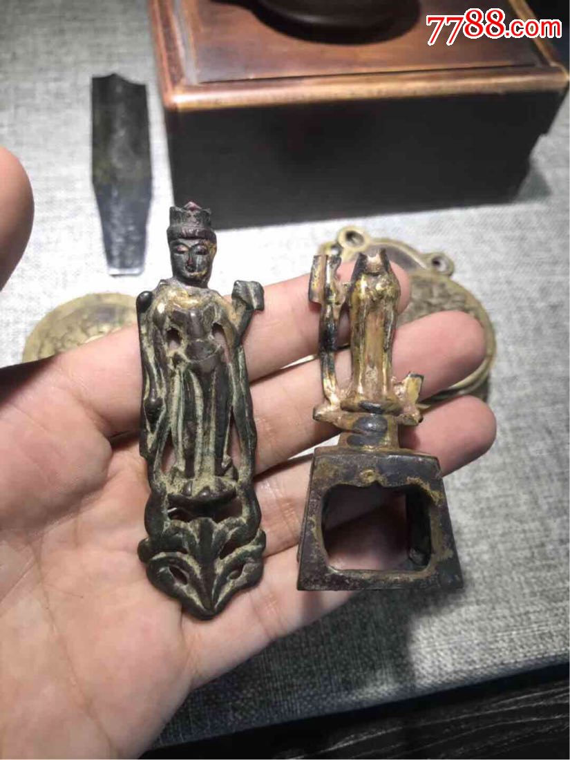 唐代鎏金观音像_铜像/铜佛像_第1张_7788铜器收藏