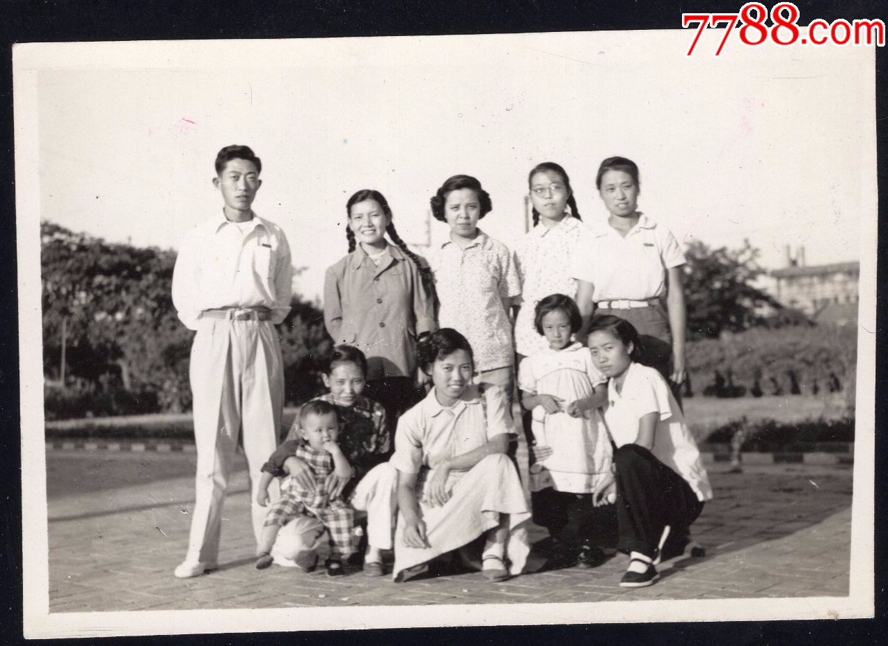 60年代美女.学生老照片1张(尺寸约6*8.6厘米)