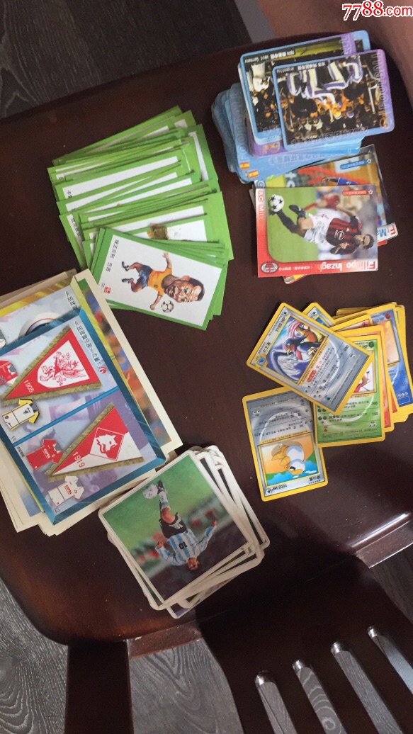 九十年代足球明星卡神奇宝贝卡等