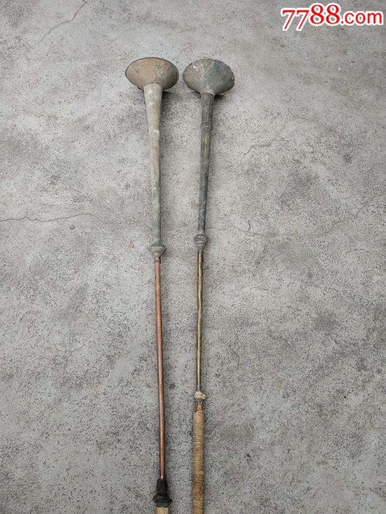 两只清朝的乐器长唢呐