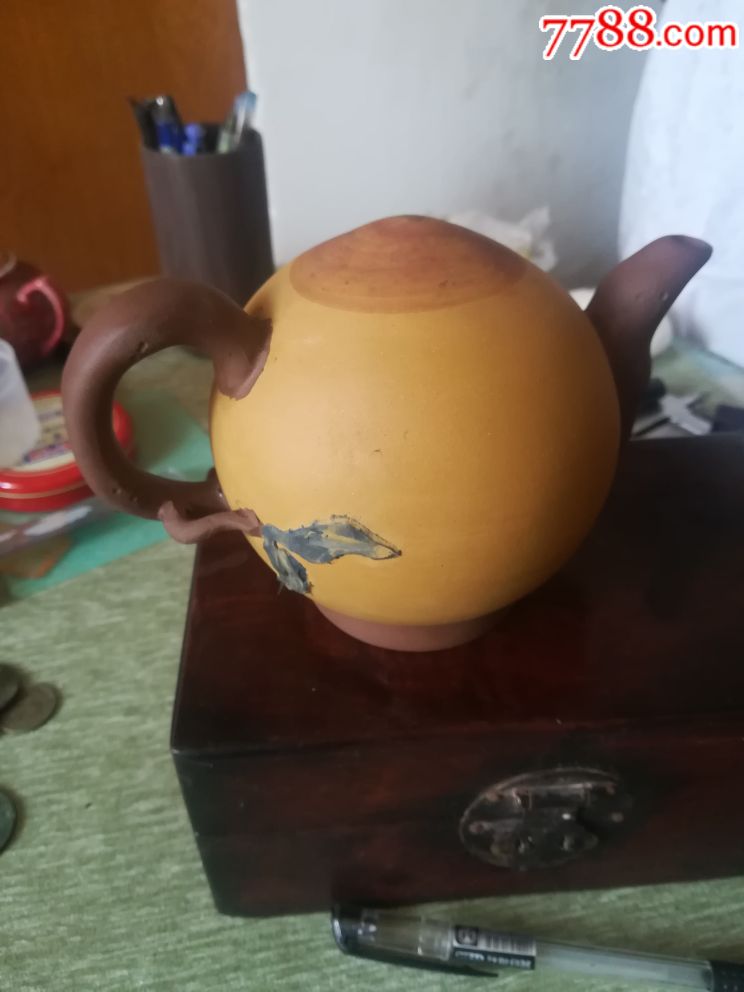 漂亮蒋蓉款黄泥桃形紫砂倒流壶