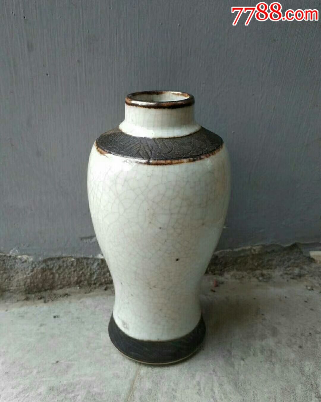 清代哥釉花瓶,造型精致