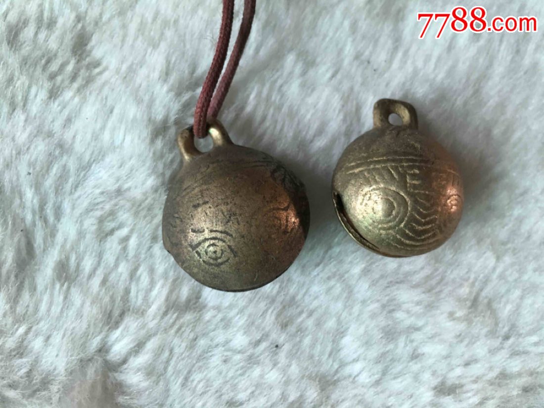 两个漂亮的小铃铛.老物件