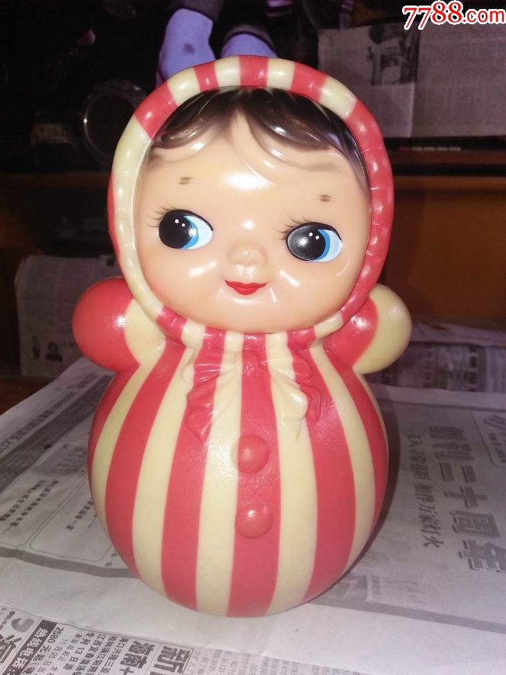 美品经典红白间不倒翁娃娃
