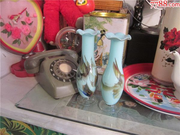 上世纪70-80年代玻璃制老式花瓶精美好品民俗老物品.