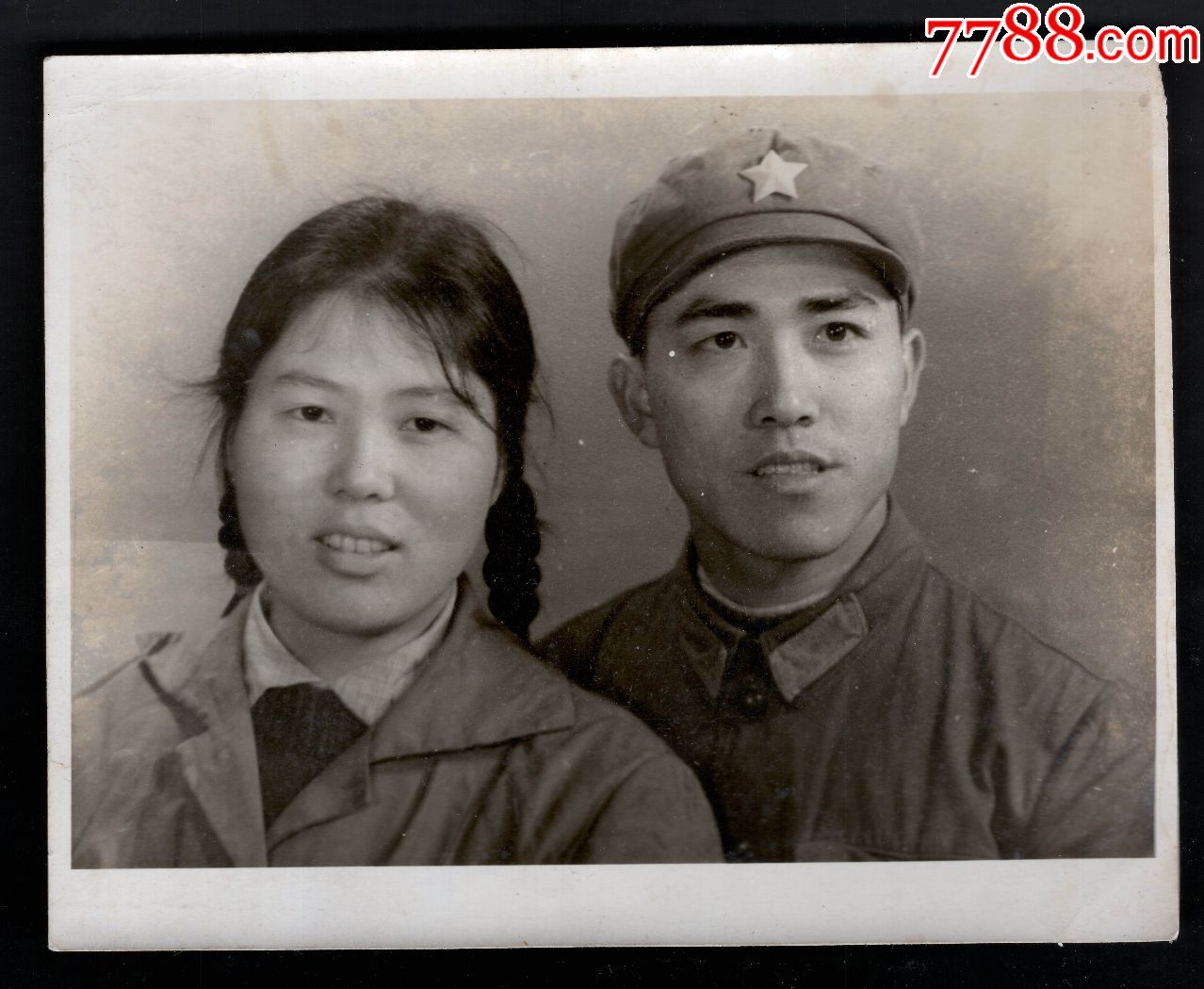 军人夫妻14厘米*11厘米(老照片)