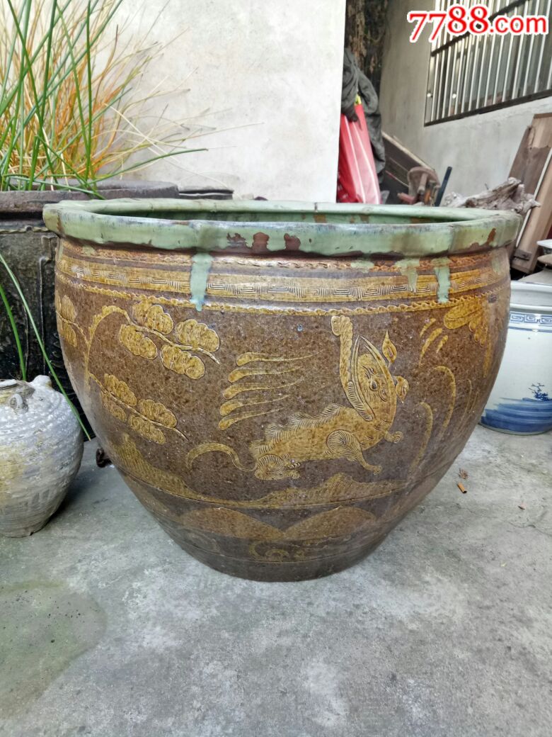 清代葵口荷花缸