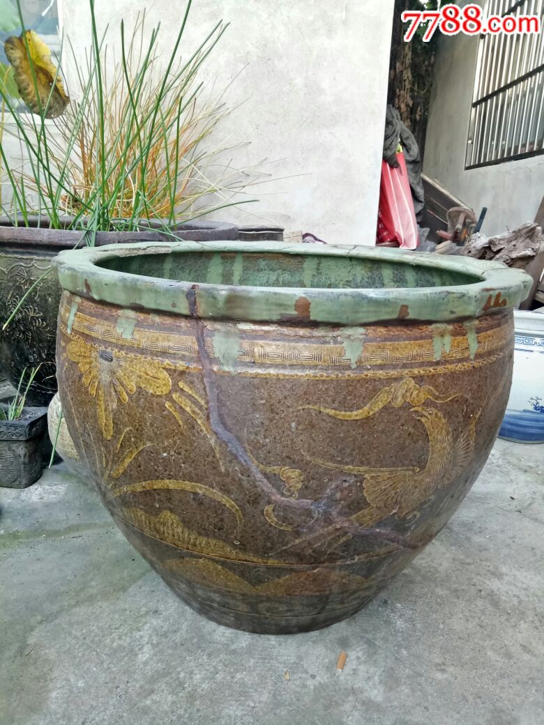 清代葵口荷花缸