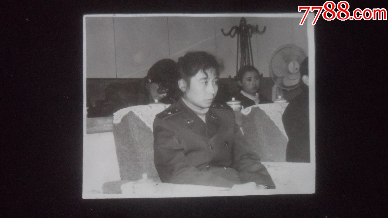 "苏宁先进事迹追思会",苏宁妻子武庆华,10厘米-13厘米