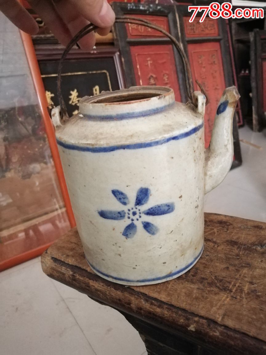 寒夜客来茶当酒,青花瓷提梁壶