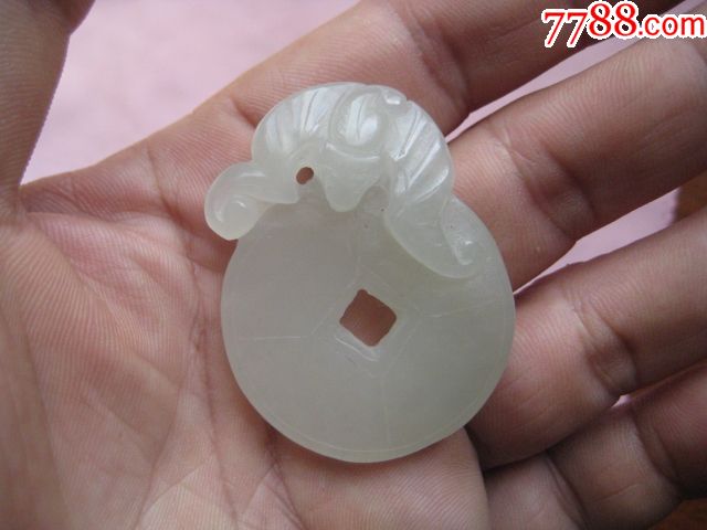 一个漂亮造形可爱的蝠在眼钱玉挂件