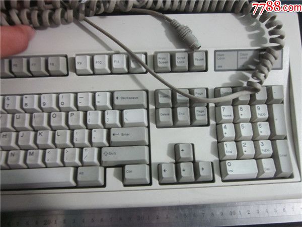 上世纪80-90年代骨灰级老式电脑键盘ibm美国键盘.