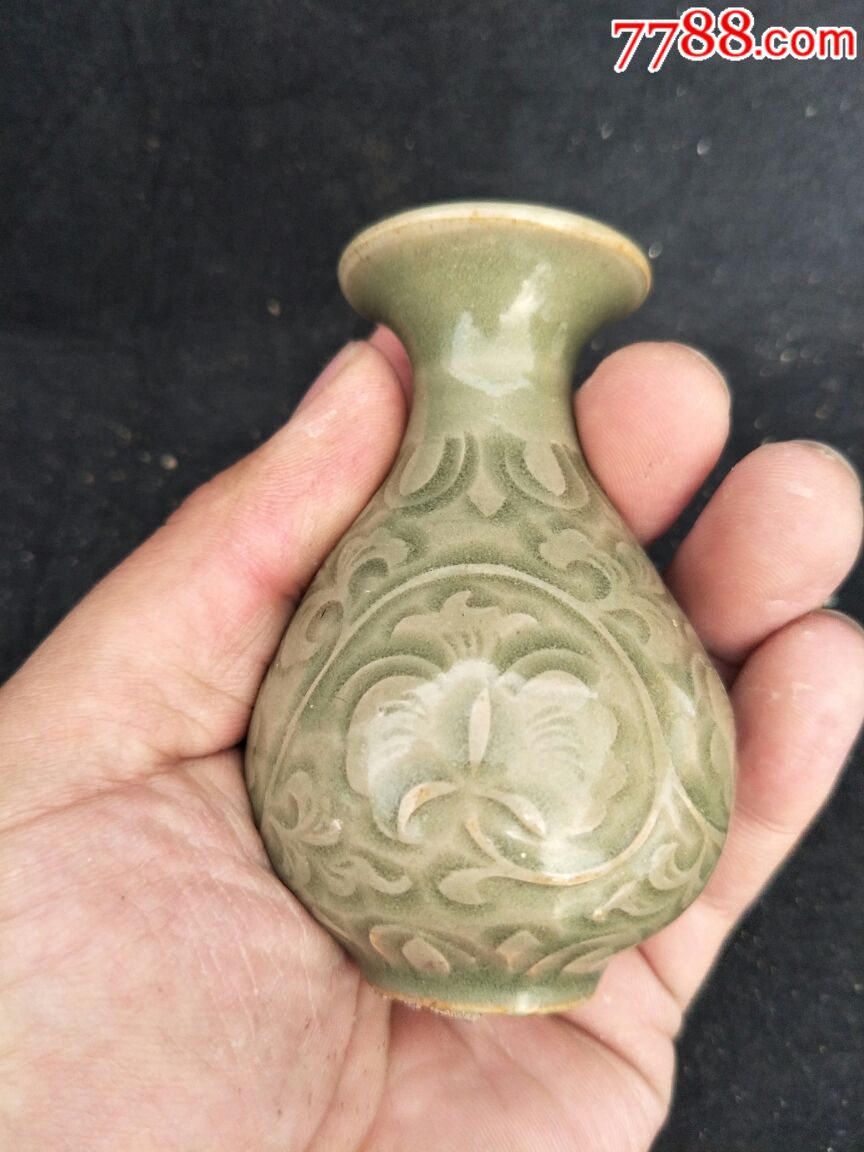 耀州窑刻花玉壶春青瓷瓶