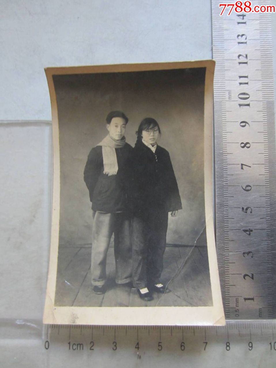63年,和长辫子女子合影(老照片)
