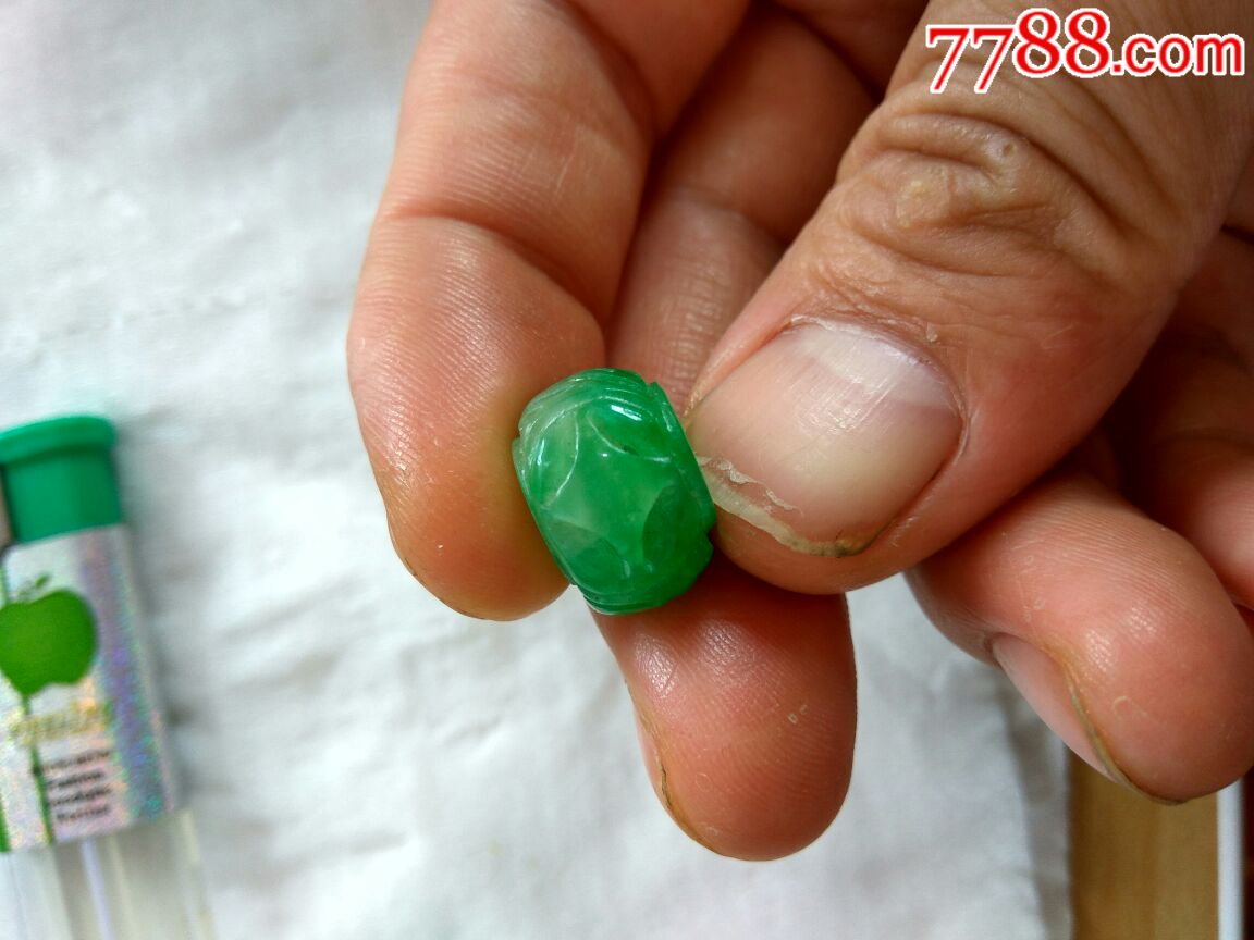 清代极品翡翠珠