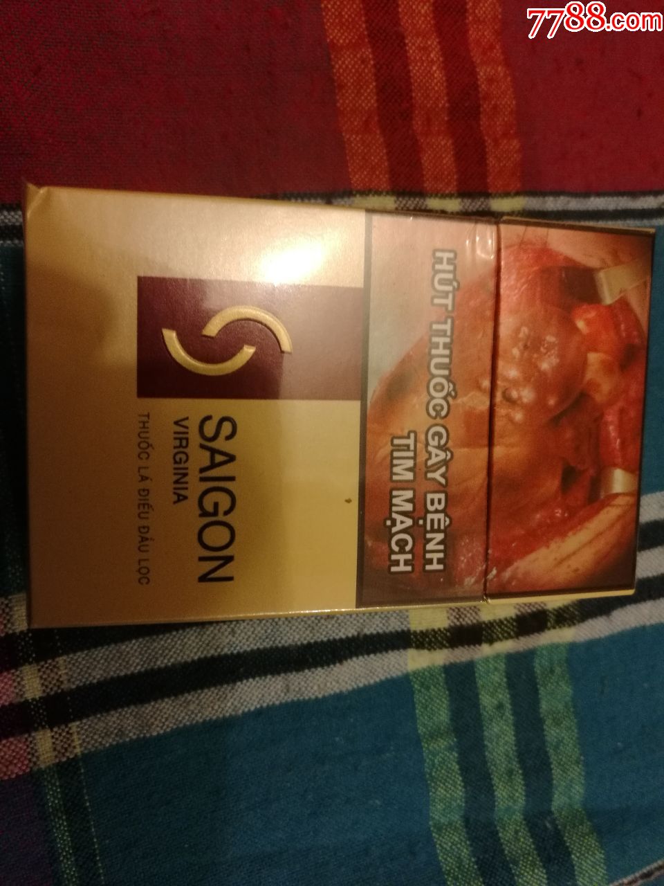 saigon烟盒1个