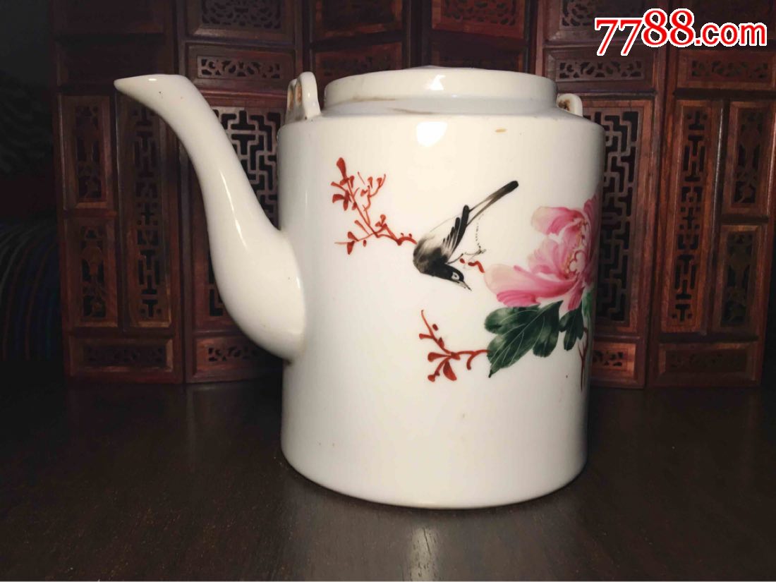 六七十年代釉上彩喜鹊牡丹纹小提梁壶一把