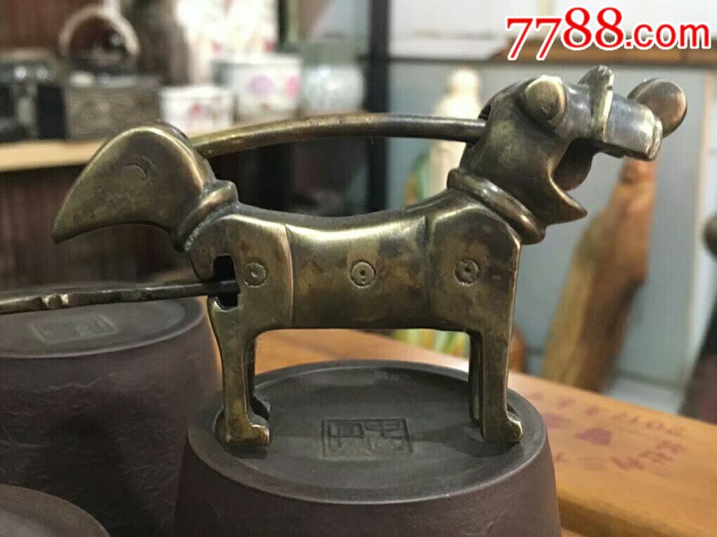 【铜制狗形锁】品相完美,可以正常使用,包浆浑厚,长宽高9/2/5.5厘米.