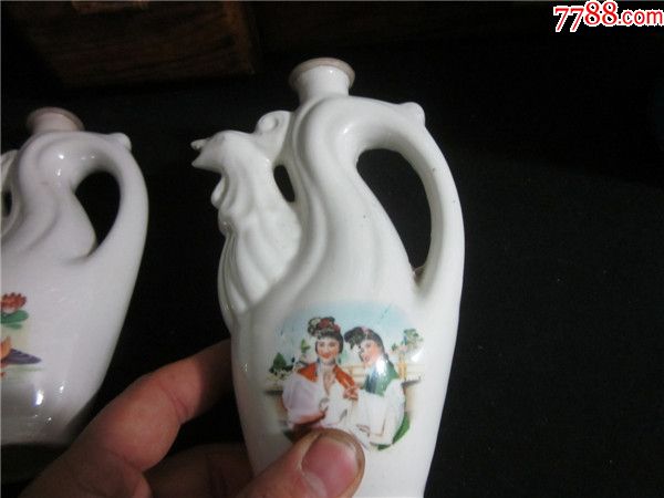 上世纪7080年代辽宁海城陶瓷厂古代人物寿星老造型瓷质酒壶一组2只