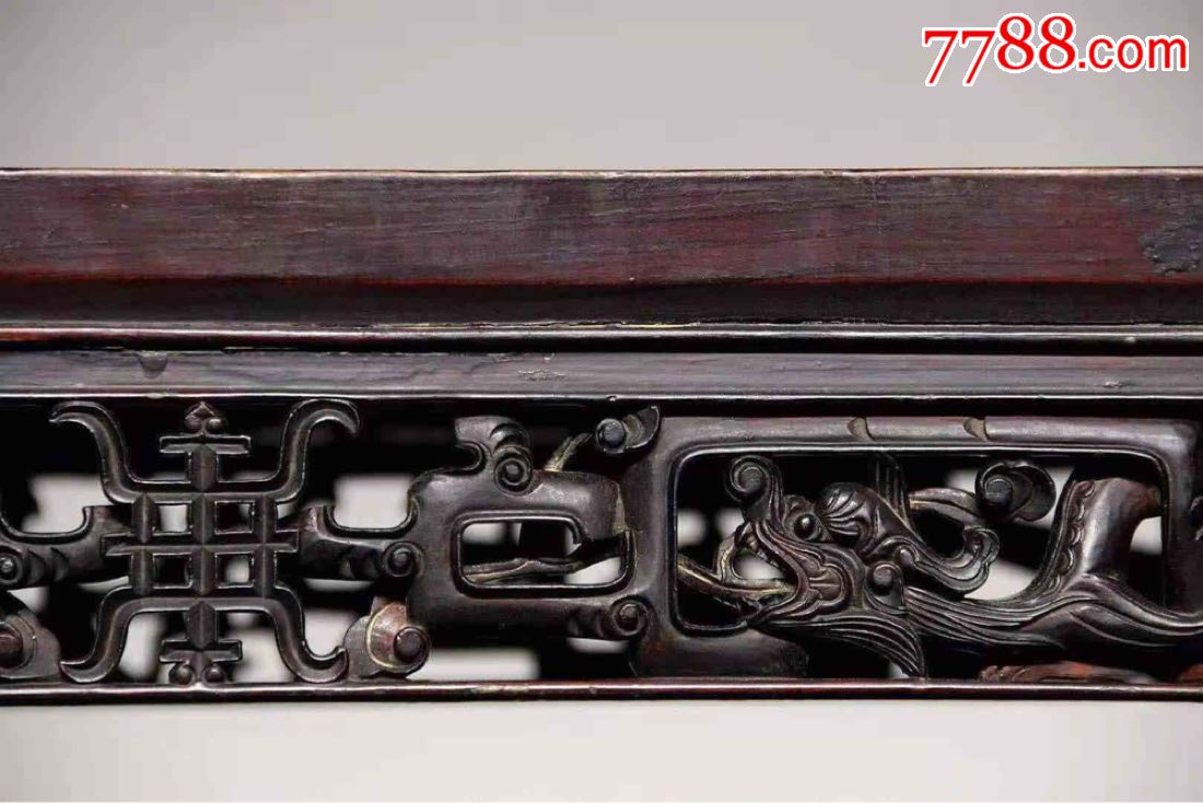 清代半桌一对透雕二龙捧寿雕工细致,皮壳温润,全品牢固,尺寸,98见方