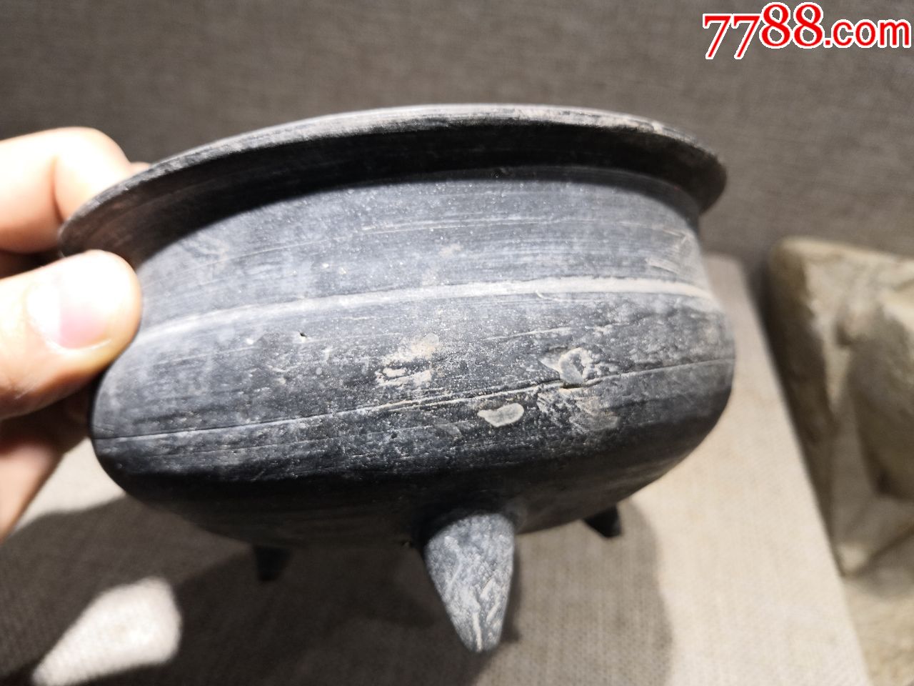 老陶器收藏清代陶质香炉带花纹原品包老