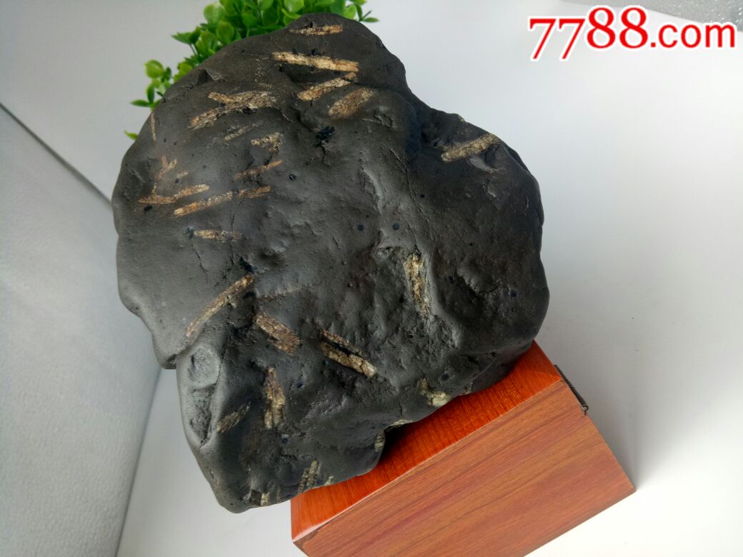 锶石英冲击陨石(弱磁)