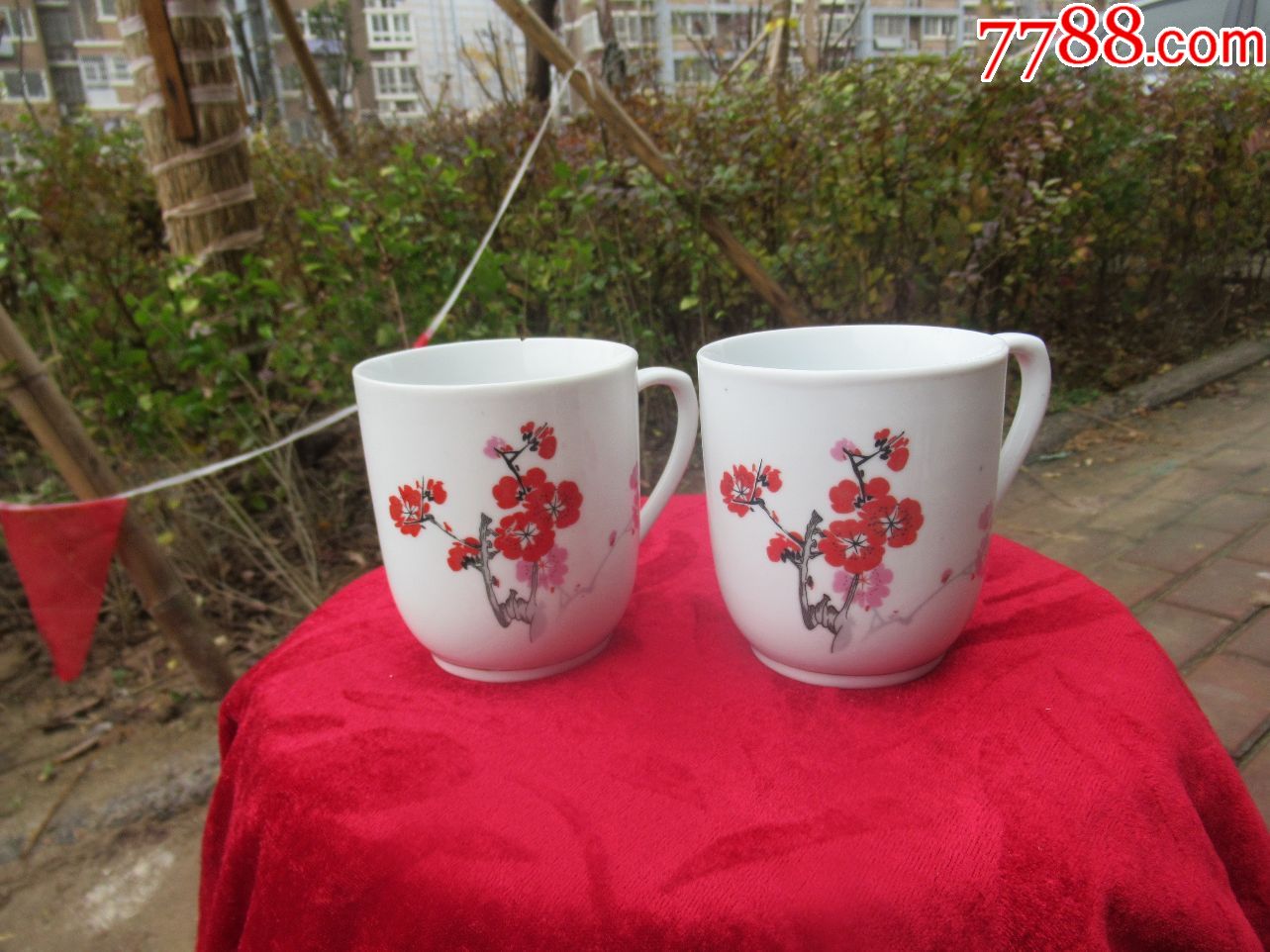茶杯收藏底款中英文中国一对七十年代梅花图茶杯以图为准