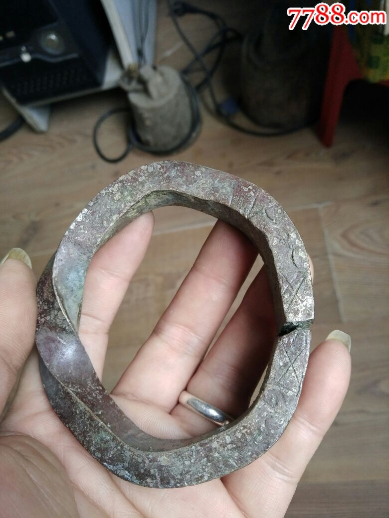 清代厚重银镯子(半斤多)_价格790.