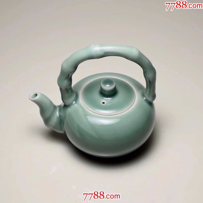 龙泉青瓷竹节壶(龙泉大师黄汉弟作)