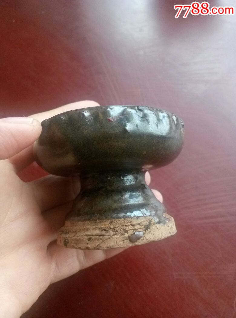 明代莲花油灯