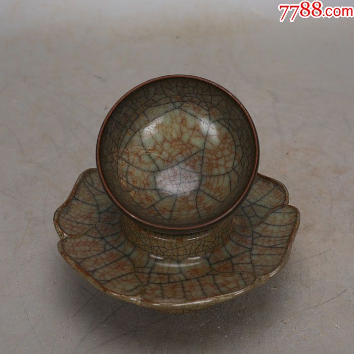 现代工艺品==哥窑金丝铁线茶杯茶托配套