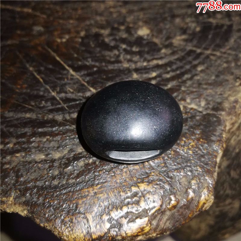 大个黑石类似老煤精扁珠