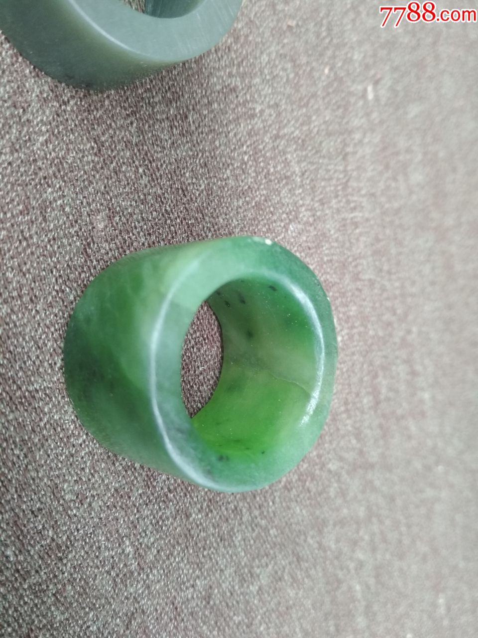 处理两个玉扳指