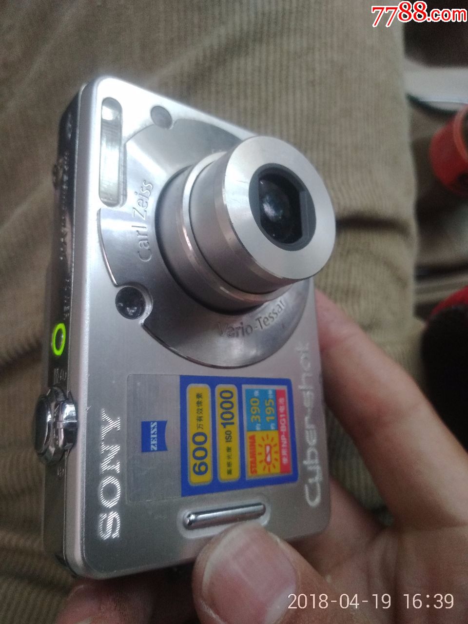 索尼数码照相机dscw50成色不好有电池送万能充电器