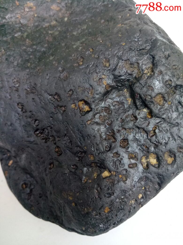 镍铁陨石(强磁)