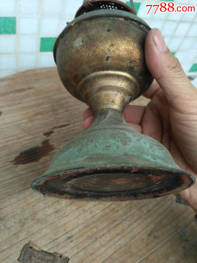 民国铜压花火油灯