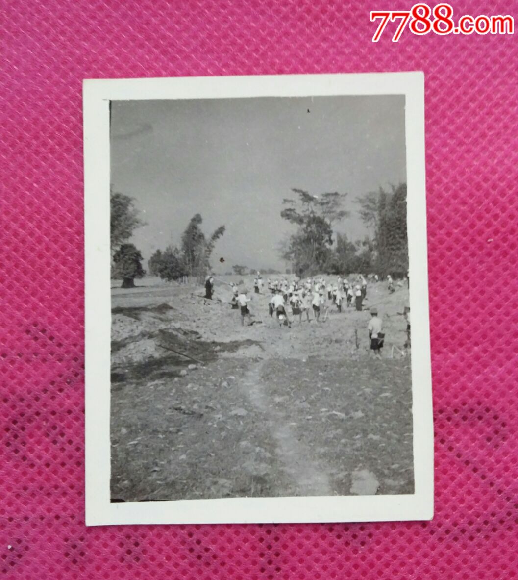 五十年代云南少数民族照片《怒江傈僳族自治州,异地风土人情,有一定的