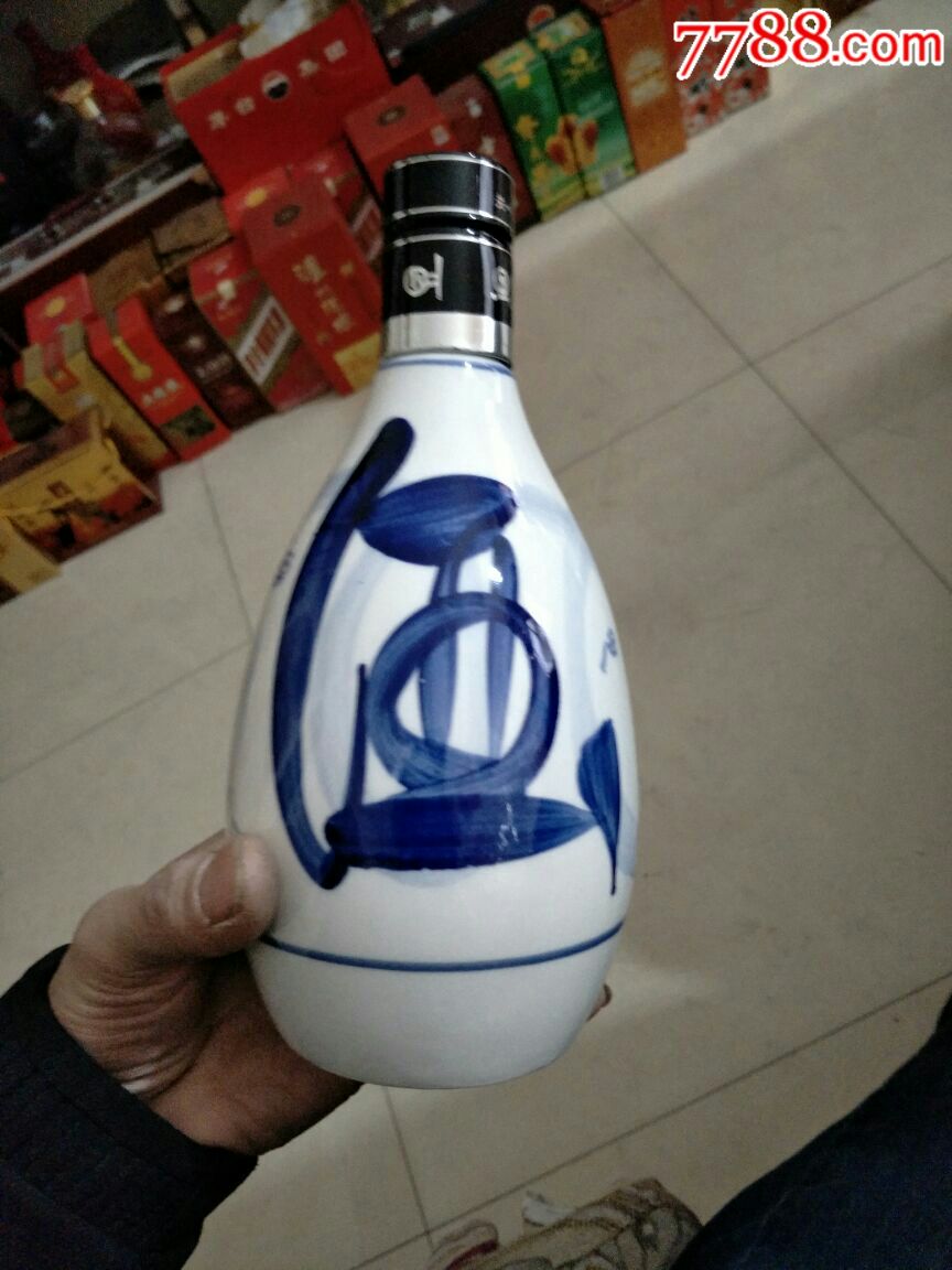 青花瓷瓶酒,,不知道什么酒