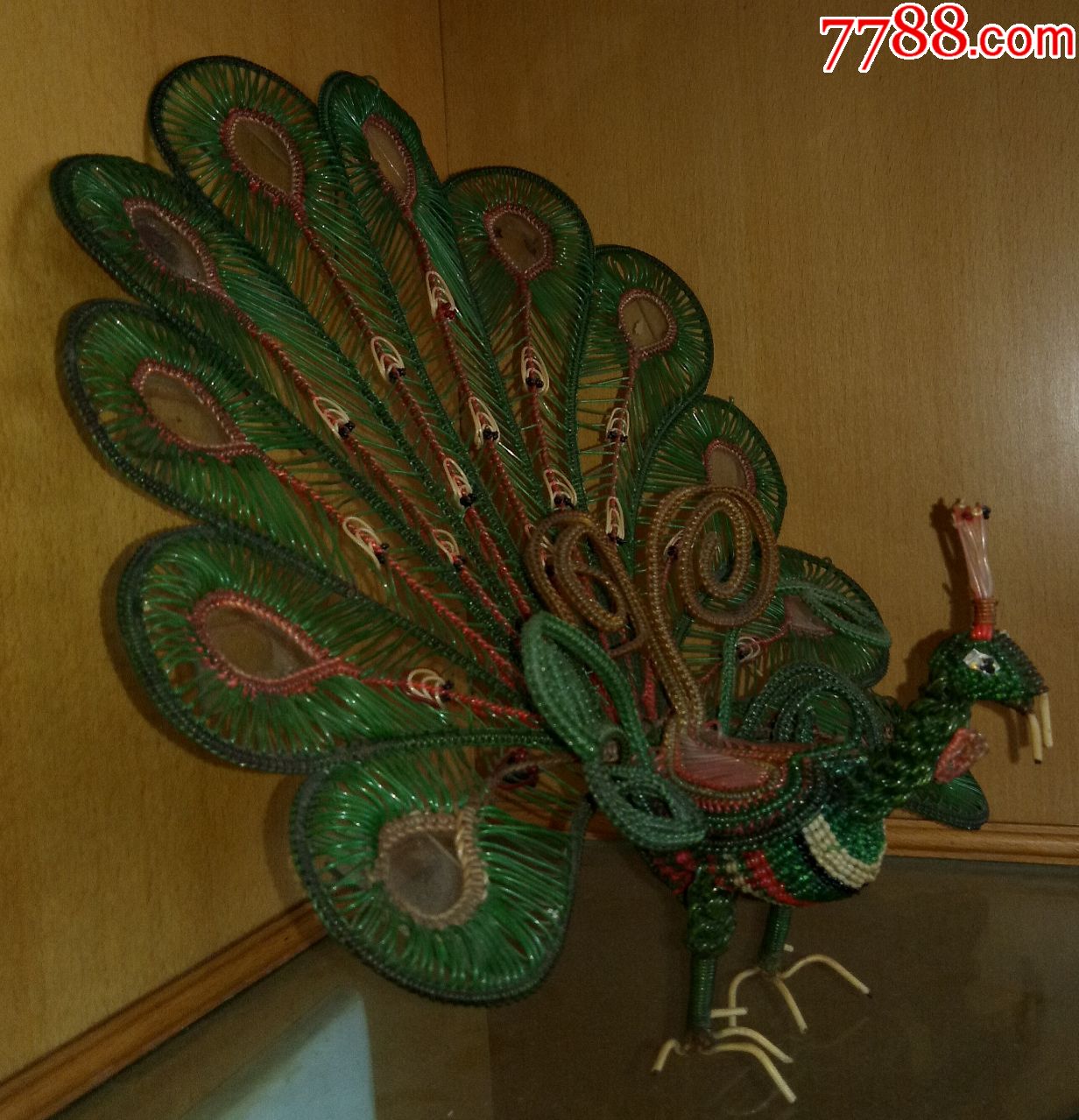 手工巧编美丽孔雀(铜骨架,尼龙丝等,宽250毫米,长280毫米,高150毫米)
