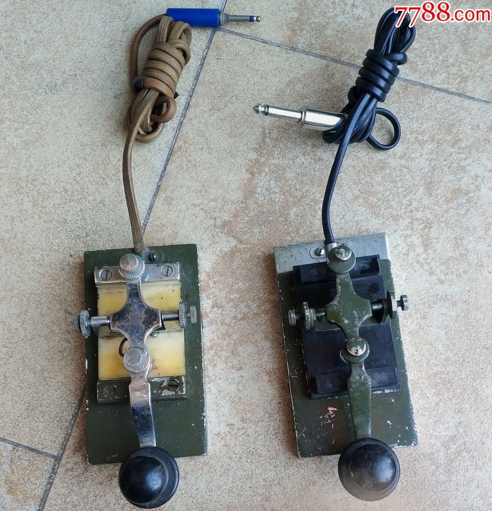 大型电键、重型电键、一对军绿色铸铁托底的老电键