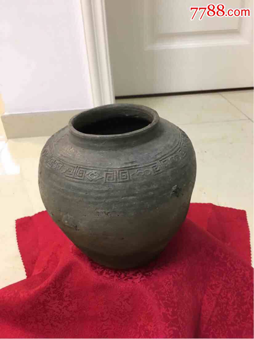 纹饰精美宋代灰陶罐