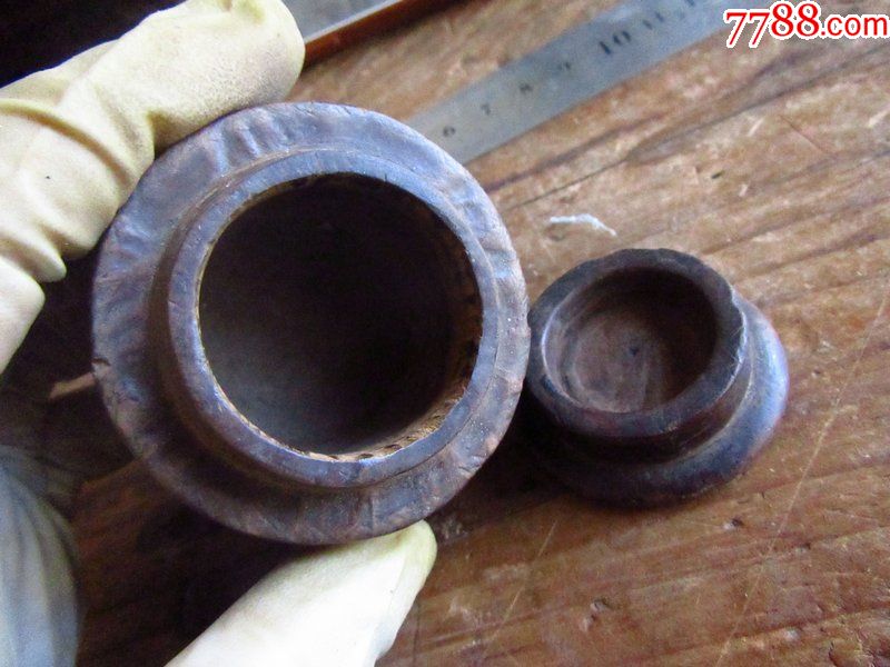 清代云南地方烟膏盒,木质不错,看似红杨木,具体看图自