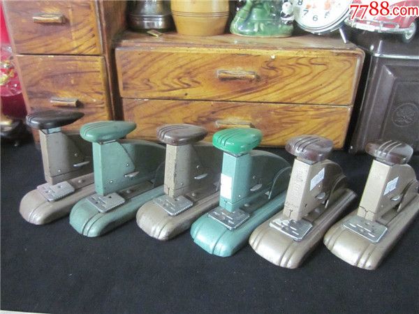 上世纪50年代上海通用牌51-2型金属订书器民俗老物品.