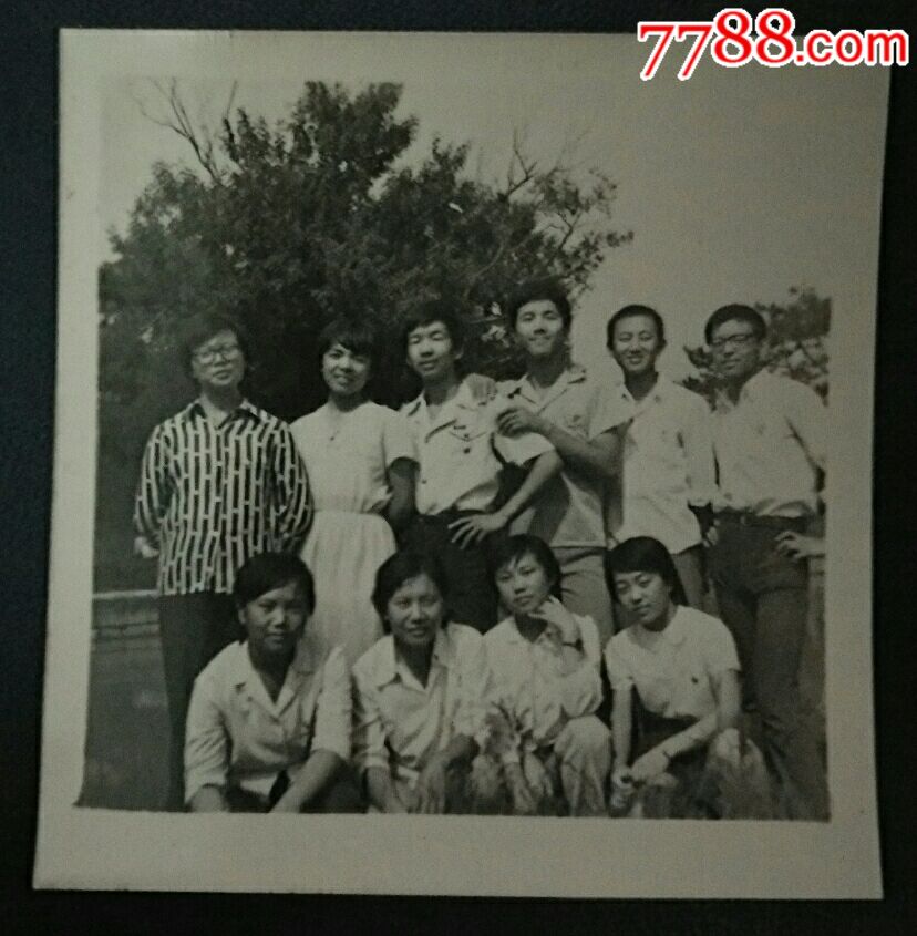 八十年代老照片一同学合影
