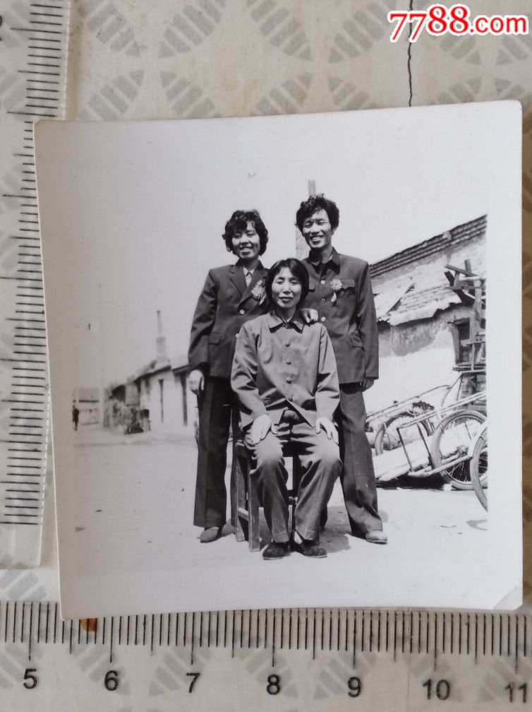 结婚照~新郎新娘~平房~倒骑驴