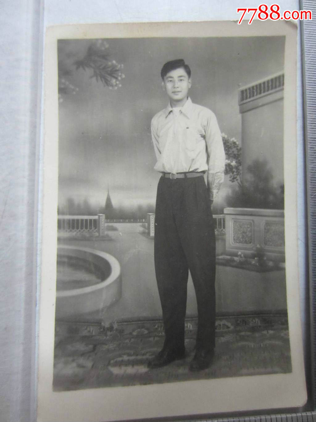 男子留影.(老照片)_价格5.0000元_第2张_7788收藏__中国收藏热线