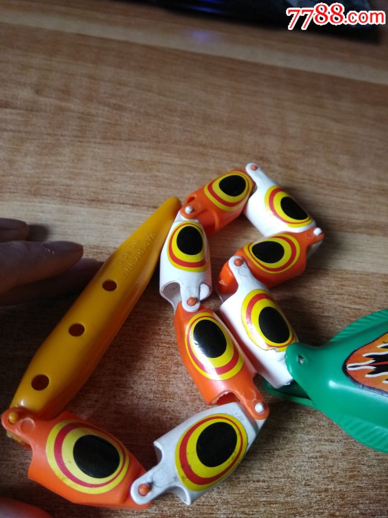 90年代/塑料玩具蛇/一个/尾巴有些小小破损(见图)