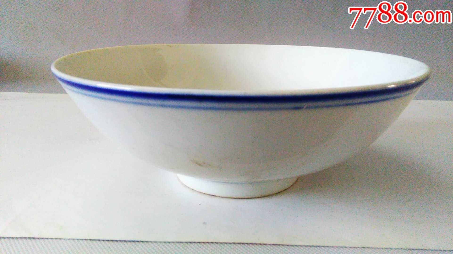 建国初衡阳款蓝边青花大碗