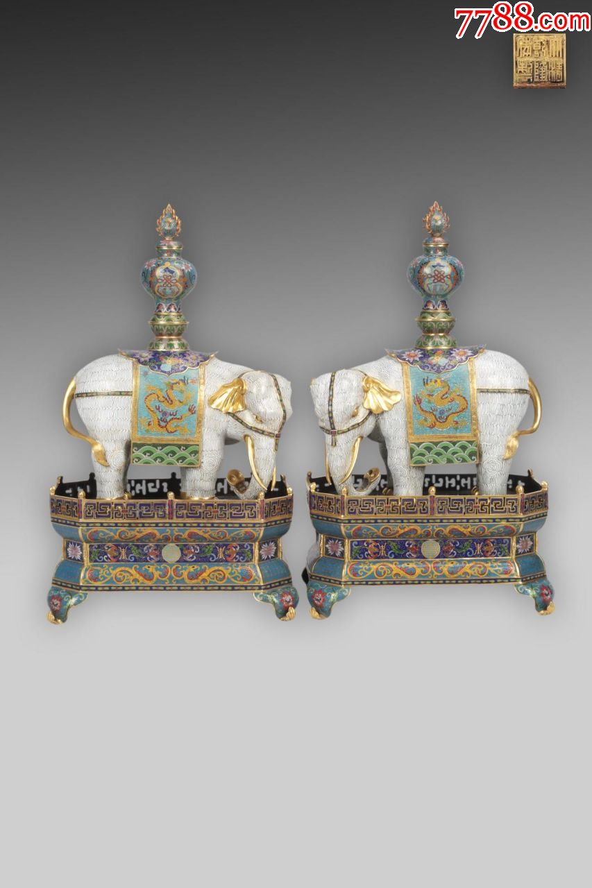 大清乾隆年制款精铸铜胎景泰蓝掐丝珐琅太平有象摆件